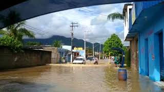 Chuva provoca alagamento em Caraguatatuba SP [upl. by Candida417]