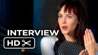 The Hunger Games Catching Fire Interview  Jena Malone 2013 HD [upl. by Akitahs]