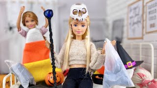 Emilys Vlog Trying on Halloween Costumes 🎃 Emily amp Friends  Barbie Doll Videos [upl. by Nuncia]