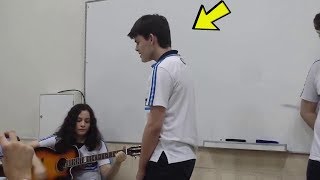 Estudiantes TÍMIDOS Sorprenden a su Clase con su Increíble VOZ [upl. by Sillsby]